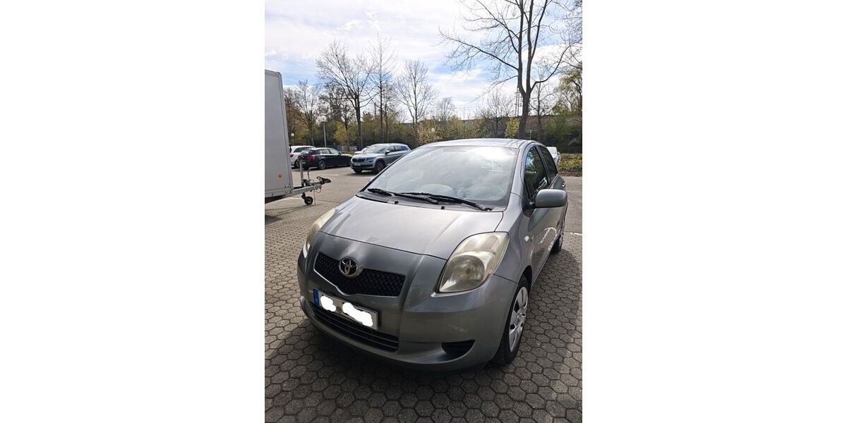 Toyota Yaris 227.600 km 2.500 &euro; Ulm 89075