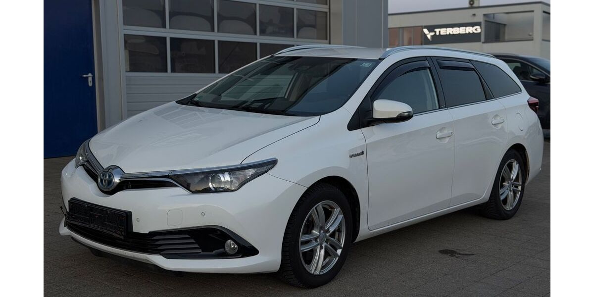 Toyota Auris 186.000 km 9.990 &euro; Elchingen 89275