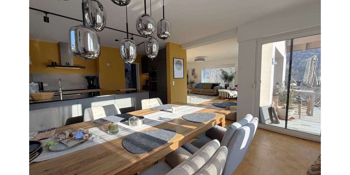 Etagenwohnung Blaubeuren - 6.5 Zimmer, 187 m&sup2;, 2.000&euro; | Angebot:24641199