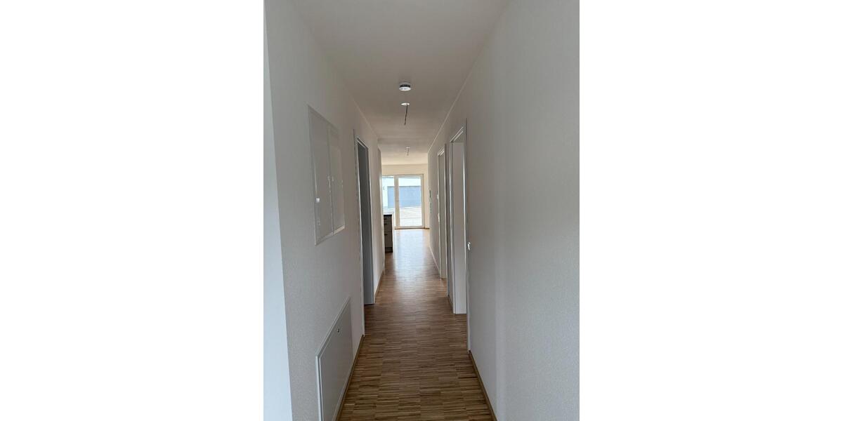 Erdgeschoßwohnung Illertissen - 3 Zimmer, 97 m&sup2;, 1.400&euro; | Angebot:25217469