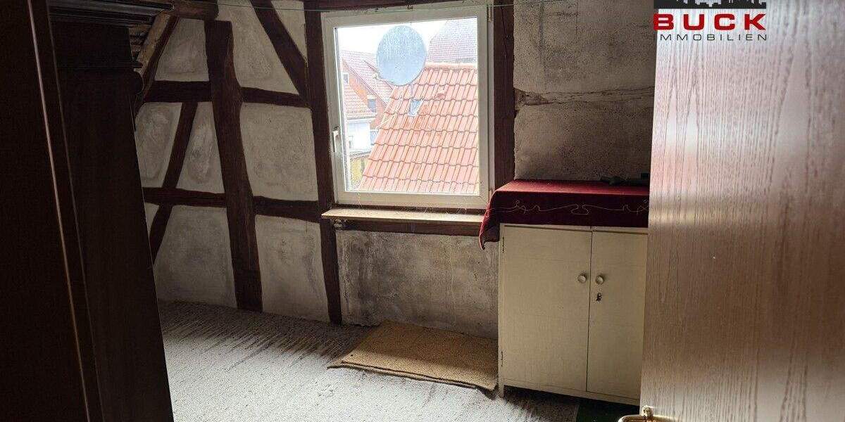 Einfamilienhaus Geislingen - 8 Zimmer, 133 m&sup2;, 165.000&euro; | Angebot:25696263