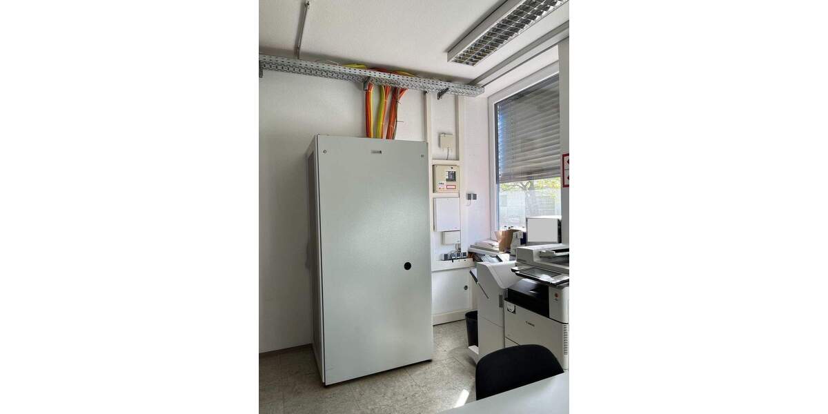 Gewerbeobjekt Weißenhorn - 8 Zimmer, 213 m&sup2;, 1.900&euro; | Angebot:25664443