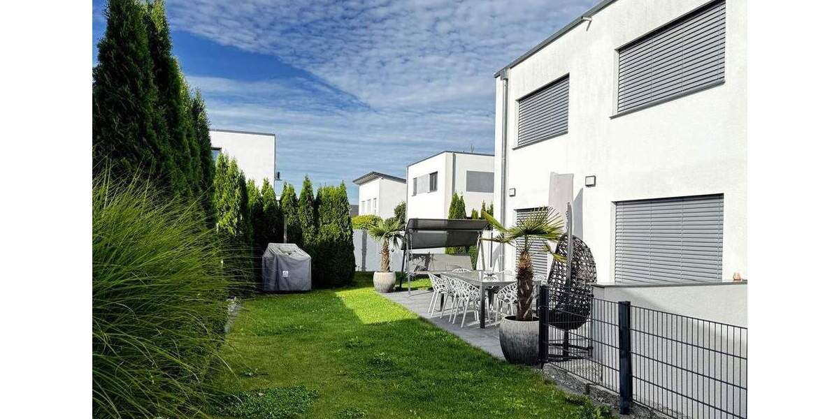 Einfamilienhaus Laupheim - 8 Zimmer, 255 m&sup2;, 1.199.000&euro; | Angebot:25693602