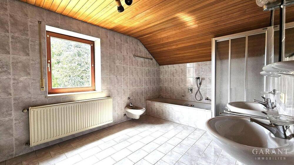 Einfamilienhaus Ichenhausen - 8 Zimmer, 200 m&sup2;, 565.000&euro; | Angebot:25707717