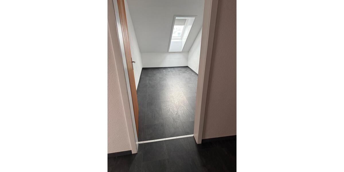 Etagenwohnung Laichingen - 3 Zimmer, 70 m&sup2;, 900&euro; | Angebot:25979014