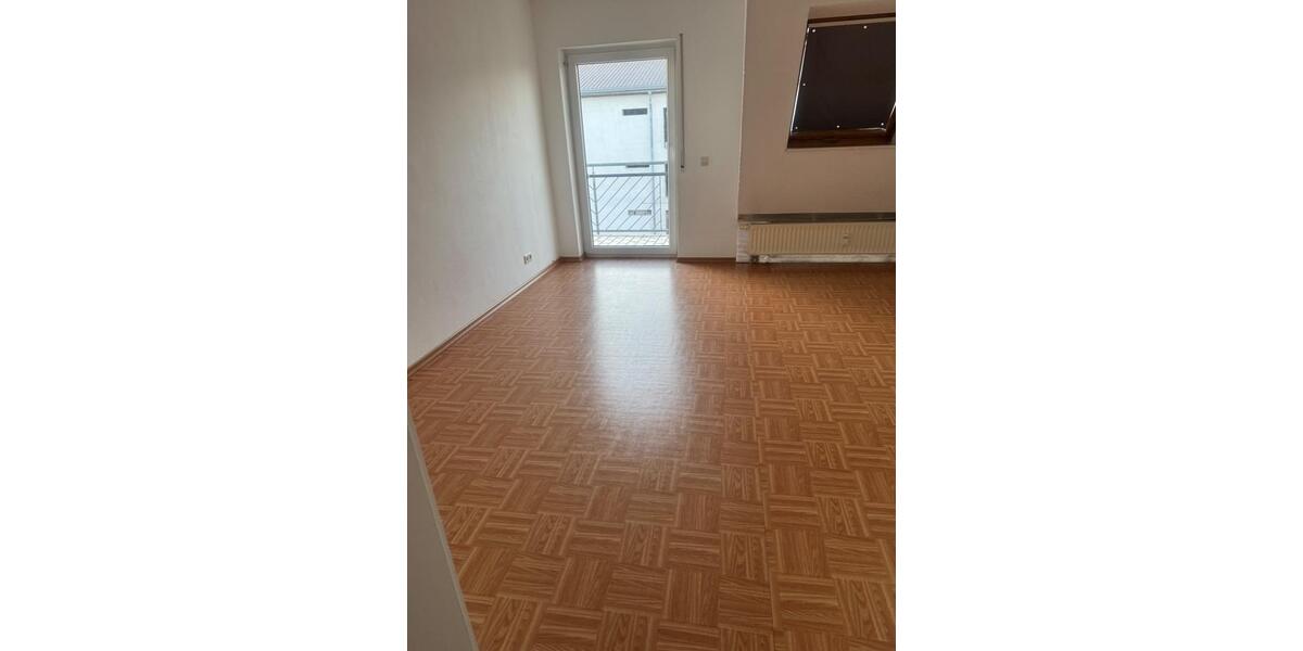 Dachgeschoßwohnung Günzburg - 4 Zimmer, 82 m&sup2;, 770&euro; | Angebot:26708616